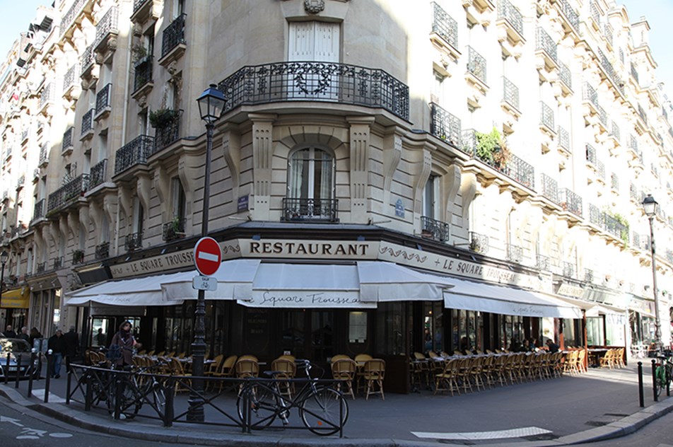 LE SQUARE TROUSSEAU