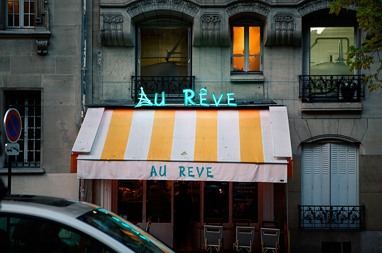AU REVE