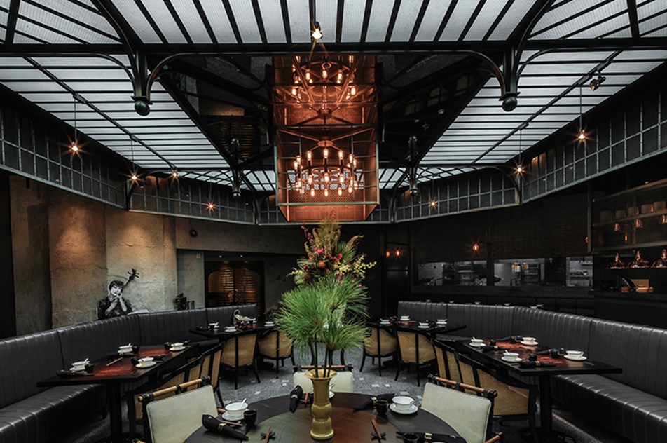 MOTT 32