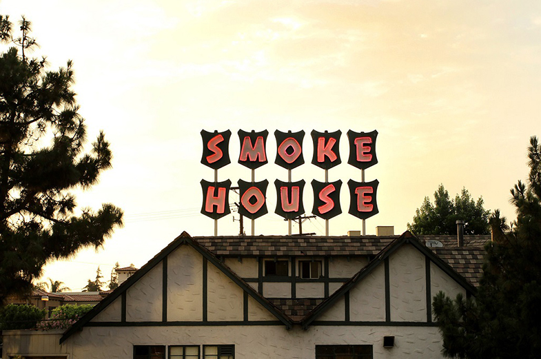 SMOKE HOUSE